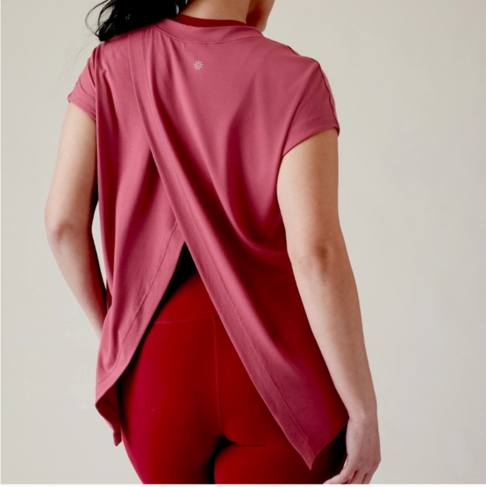 Athleta Explore Tshirt Berry Rose Open Back Size M